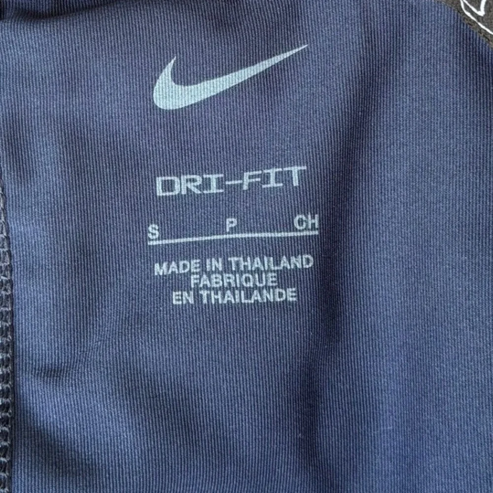 Nike Dri-FIT Womens Navy Blue 2-in-1 Running Shorts Eagle Logo Small 3912